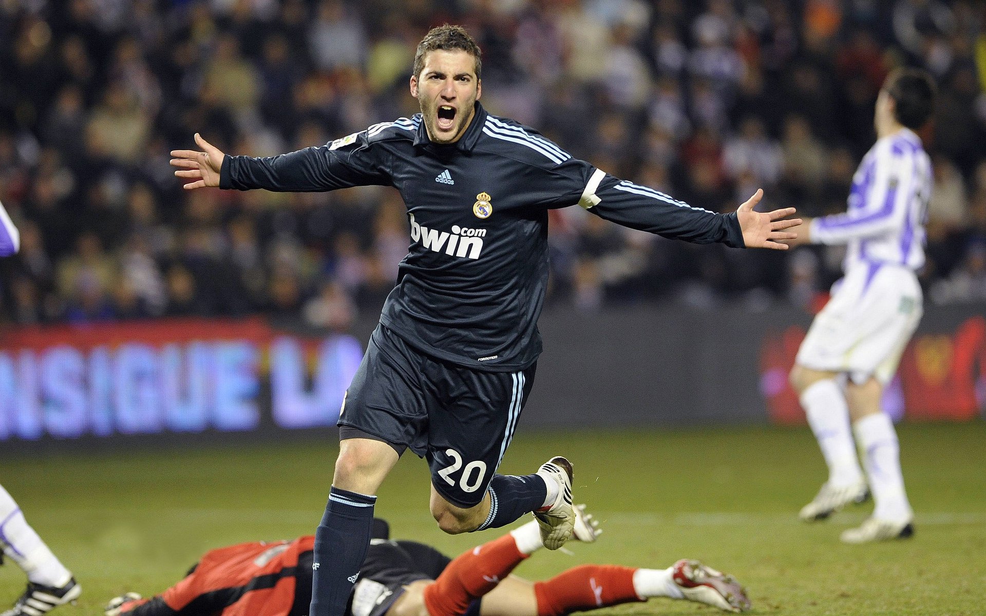 _顶级选手亮相：本年度最期待的冠军争霸战_，顶级比赛